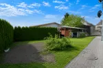 Wohnqualität für Familien: Modernisiertes Zweifamilienhaus mit Ausbaureserve